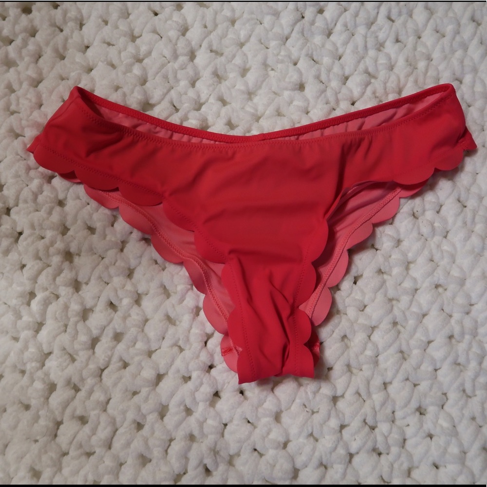 Scalloped bathing suite bottoms